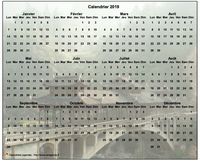 Calendrier 2019 annuel à imprimer, format paysage, quatre colonnes par trois lignes, par dessus une photo