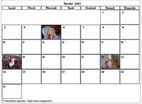 Calendrier d'août 2022 avec photos d'anniversaires dans les cases